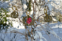 Bastelset für drei Christbaumkugeln aus Pfeifenreiniger und Perlen - gold