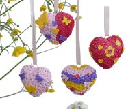 Bastelset "Alles drin" Vier kleine Styropor-Herzen mit Moosgummiblüten (4 Farben)