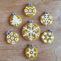 Bügelperlen Set midi - 7 goldene Christbaumkugeln 1000 Perlen + Steckplatte
