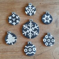 Bügelperlen Set midi - 7 silberne Christbaumkugeln 1000 Perlen + Steckplatte