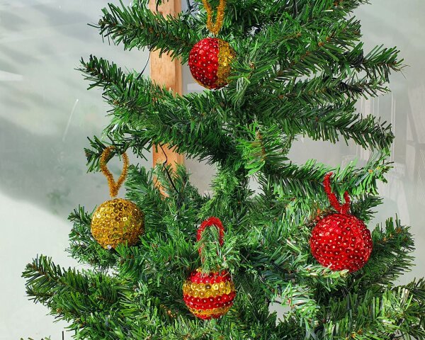 Bastelset "Alles drin" - Vier Styropor-Kugeln (kl/gr) mit Pailletten rot/gold - Christbaumkugeln